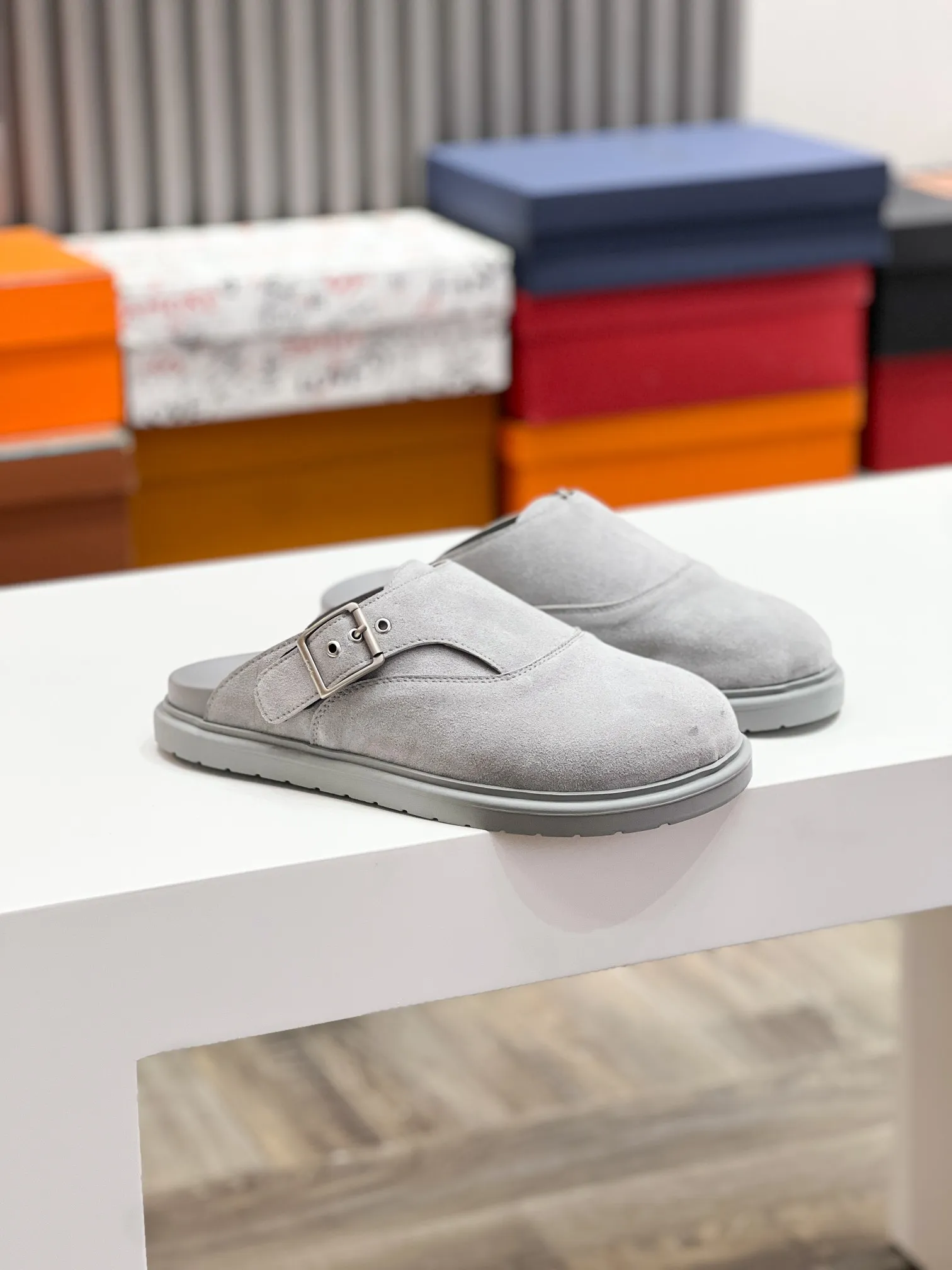 Men's Men's Shoes 💰360 [New Style] 🐝🐝2025ss Dior's latest men's slippers are a must-have. Dior Alias ​​Men's Genuine Leather Slippers This summer new Alias ​​sandal embodies a casual and elegant style. Carefully crafted from grained cow leather and Oblique printed fabric, with cowhide lining! Cross-strap design with metal-clad brass CD Diamond logo. The imported cowhide leather and rubber sole adds sophistication and comfort, while Oblique print-effect anti-slip panels add style. Code: 38-44 (45 can be customized
